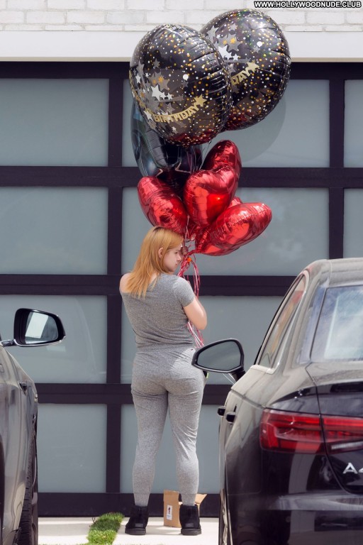 Ariel Winter Straight Babe Beautiful Celebrity Sexy Posing Hot