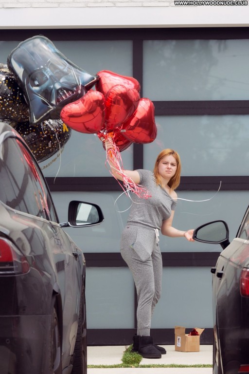 Ariel Winter Straight Babe Beautiful Celebrity Sexy Posing Hot