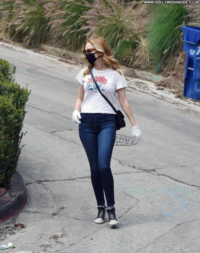 Heather Graham Los Angeles  Posing Hot Beautiful Babe Paparazzi