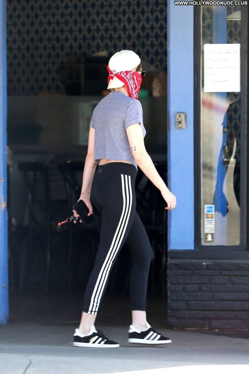 Kristen Stewart Celebrity Beautiful Sexy Babe Straight Posing Hot