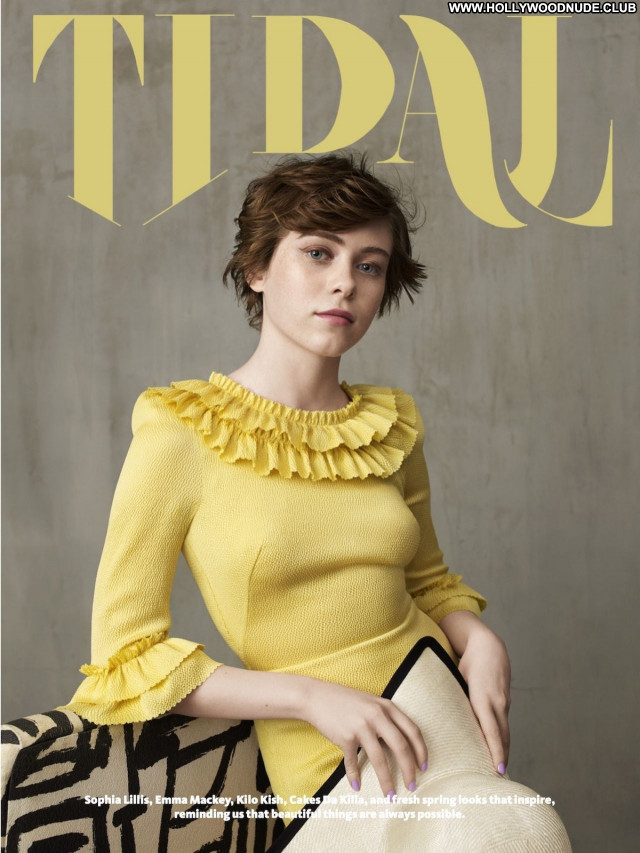 Sophia Lillis No Source Posing Hot Sexy Celebrity Beautiful Babe