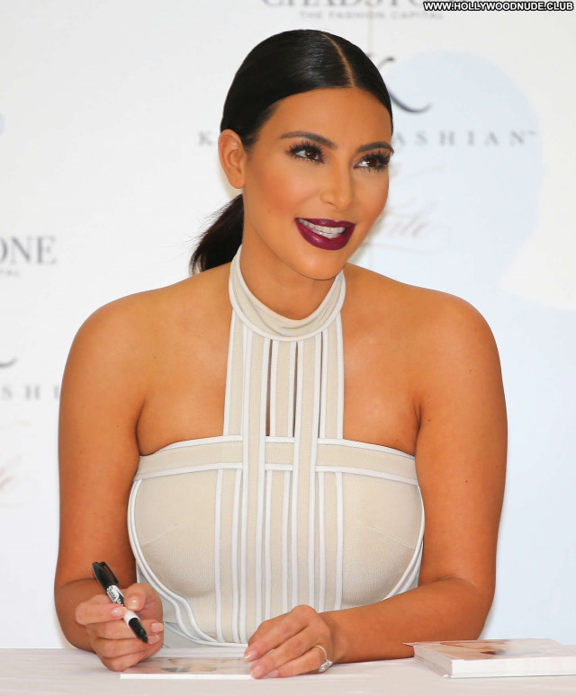 Kim Kardashian No Source Beautiful Fat Paparazzi Celebrity Posing Hot