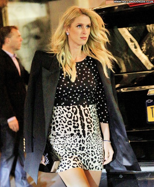 Paris Hilton Paris Paparazzi Babe Straight Posing Hot Celebrity Nyc Party Beautiful