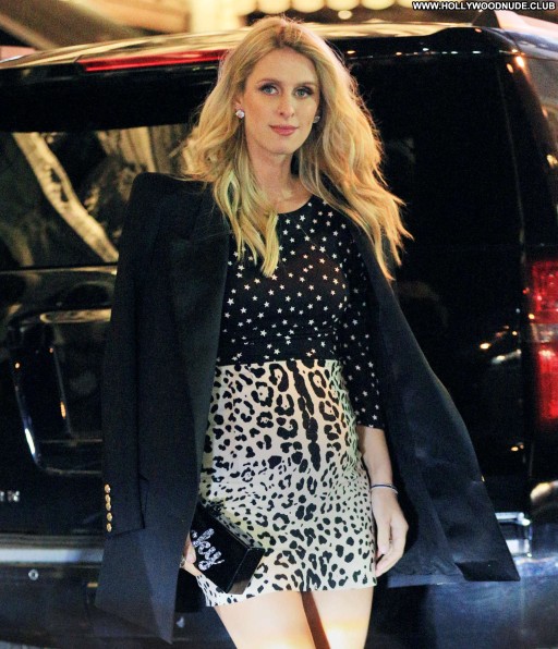 Paris Hilton Paris Paparazzi Babe Straight Posing Hot Celebrity Nyc Party Beautiful