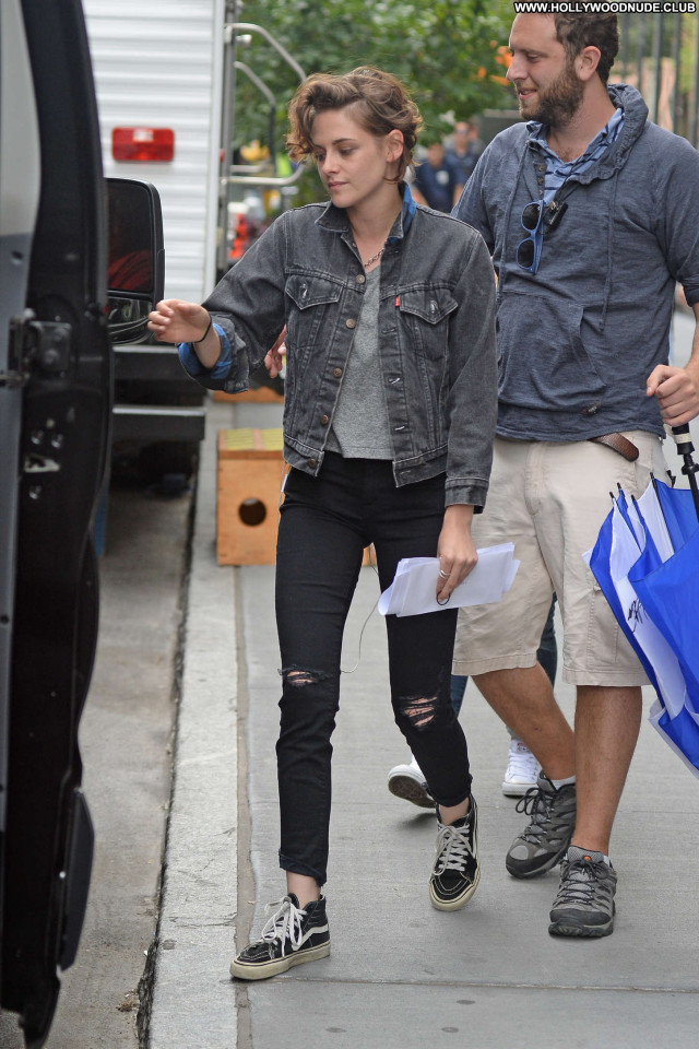 Kristen Stewart New York  Beautiful Paparazzi Posing Hot New York