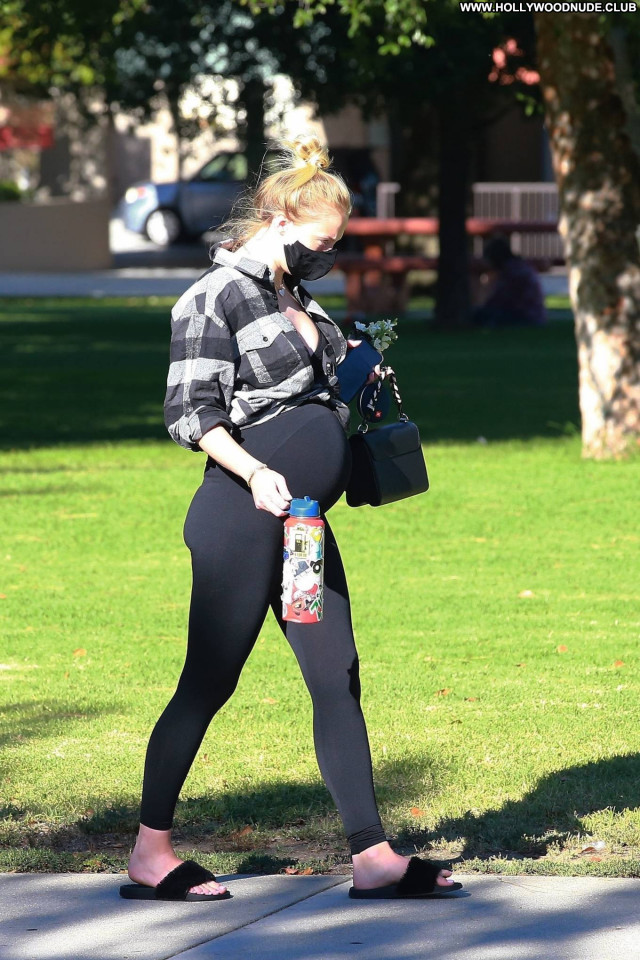 Sophie Turner Los Angeles Paparazzi Beautiful Babe Posing Hot