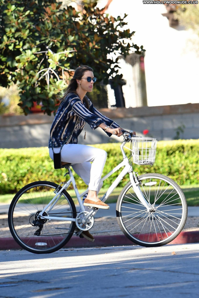 Alessandra Ambrosio No Source Paparazzi Celebrity Babe Beautiful