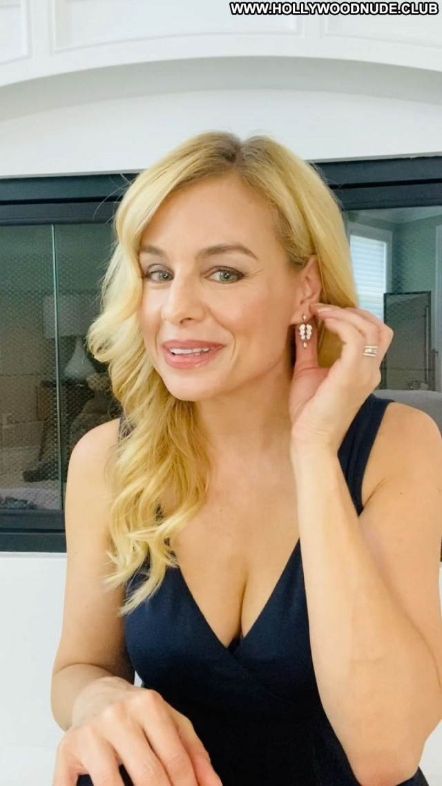 Model gaby odiele exposing her tempting famous leaked boobs hanne Hanne Gaby