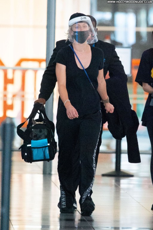 Kaley Cuoco Celebrity Babe Sexy Beautiful Posing Hot Straight