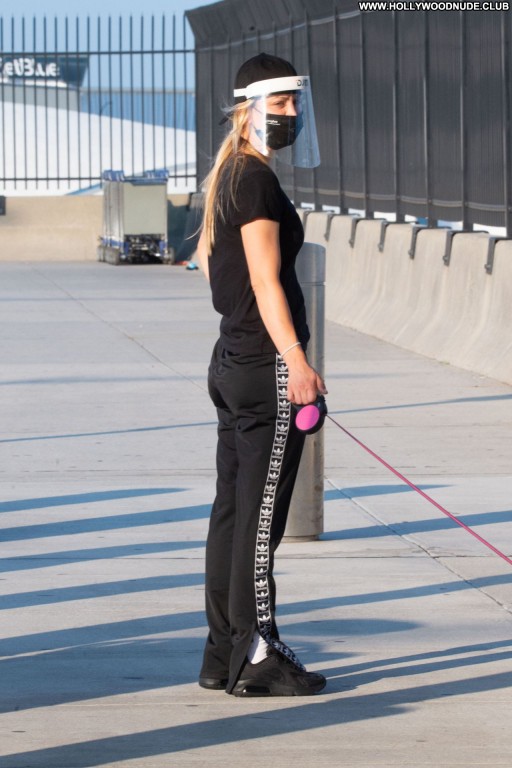 Kaley Cuoco Celebrity Babe Sexy Beautiful Posing Hot Straight