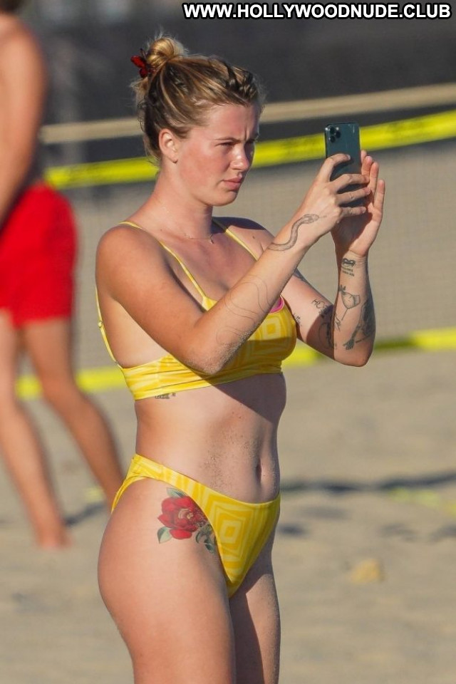Brie Larson Los Angeles Celebrity Beautiful Paparazzi Posing Hot Babe