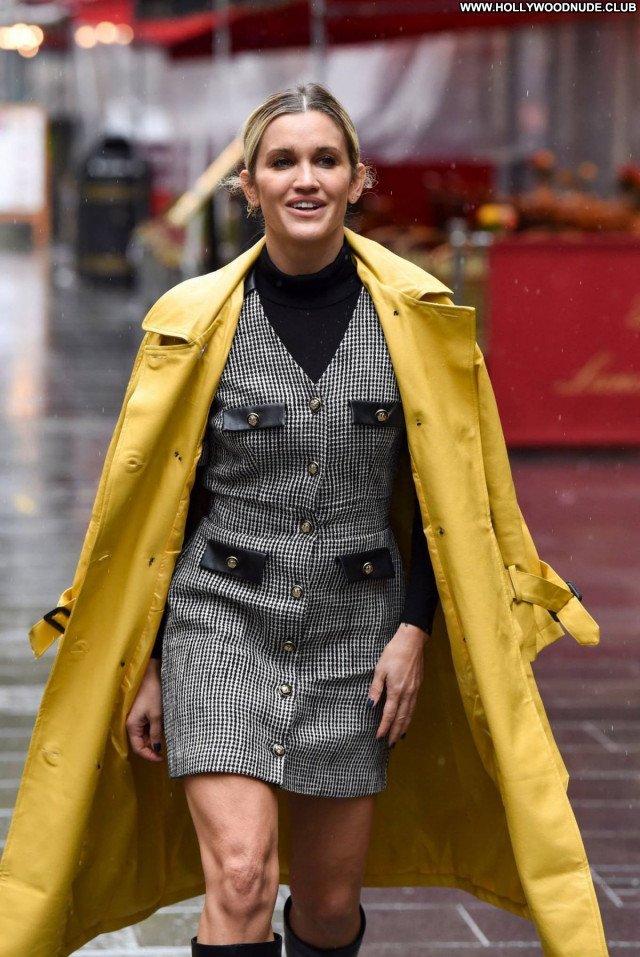 Ashley Roberts No Source Beautiful Posing Hot Babe Paparazzi Celebrity