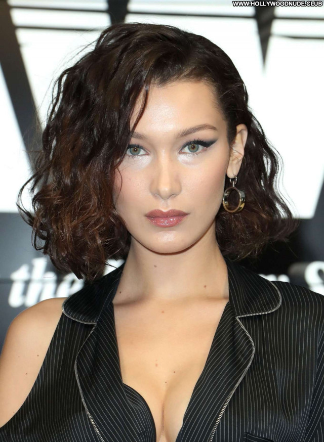 Bella Hadid Fashion Show  Posing Hot Celebrity Babe Paparazzi