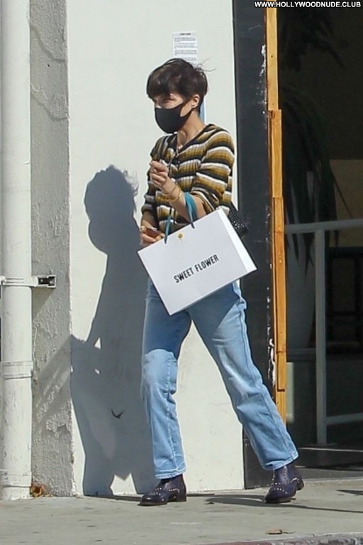 Selma Blair Posing Hot Babe Straight Celebrity Beautiful Sexy