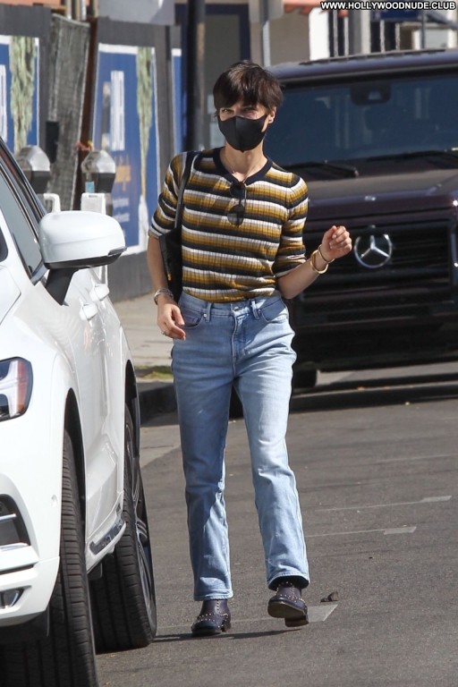 Selma Blair Posing Hot Babe Straight Celebrity Beautiful Sexy