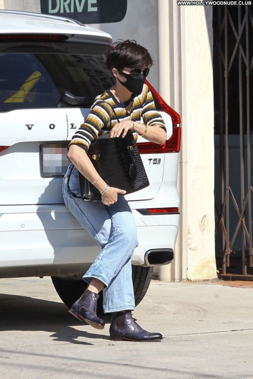 Selma Blair Posing Hot Babe Straight Celebrity Beautiful Sexy