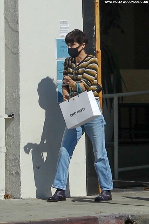 Selma Blair Posing Hot Babe Straight Celebrity Beautiful Sexy