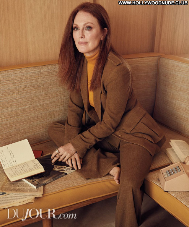 Julianne Moore No Source Posing Hot Celebrity Babe Beautiful Sexy