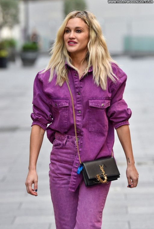 Ashley Robert Beautiful Posing Hot Celebrity Sexy Straight Babe