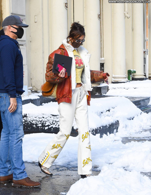 Bella Hadid New York Babe Posing Hot Paparazzi Celebrity Beautiful