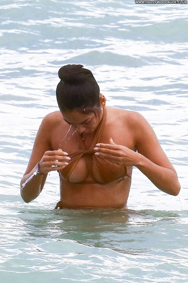 Ambra Gutierrez Miami Beach Paparazzi Babe Posing Hot Beautiful